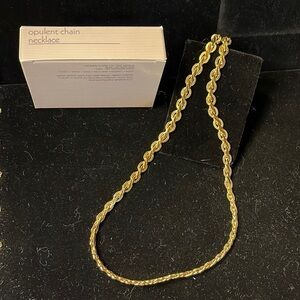 Avon -1990- Vintage Gold tone Opulent Chain Necklace